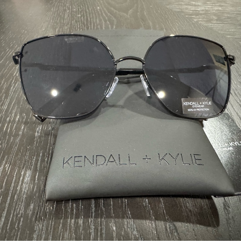 Kendall & Kylie Black Sunglasses